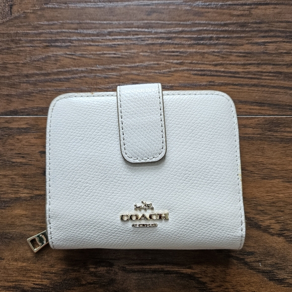 Coach Leather Zip Snap Half Size Wallet Ivory Gold Hardware Brown C Logo - Picture 1 of 16